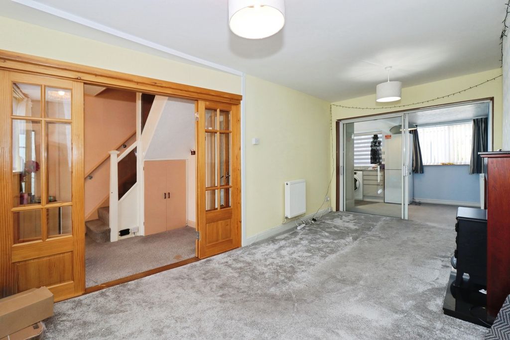 Property photo 2 of 20 Lounge