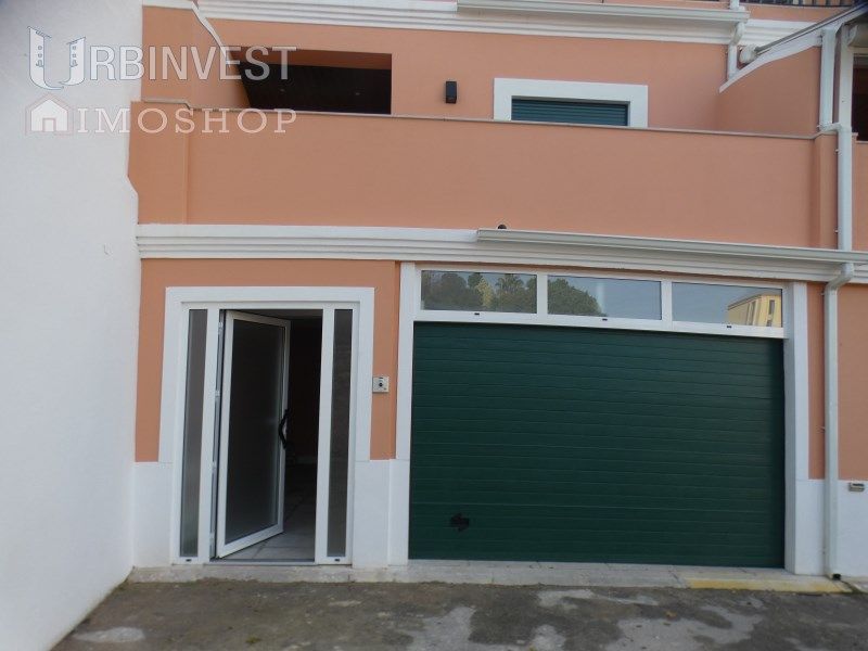 Property photo 1 of 60