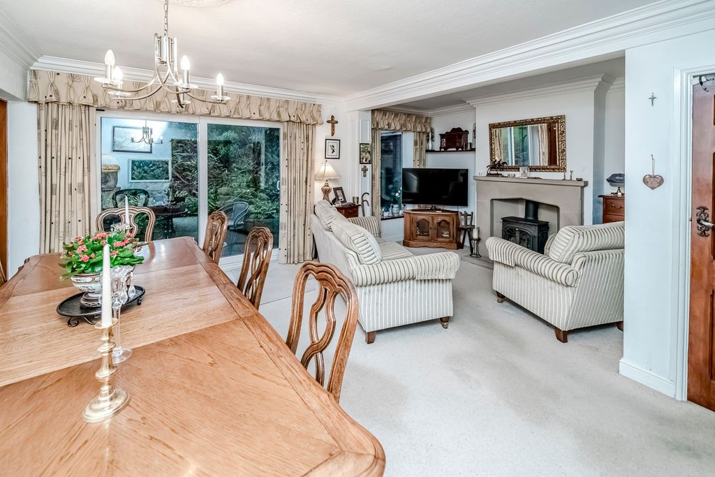 Property photo 2 of 36