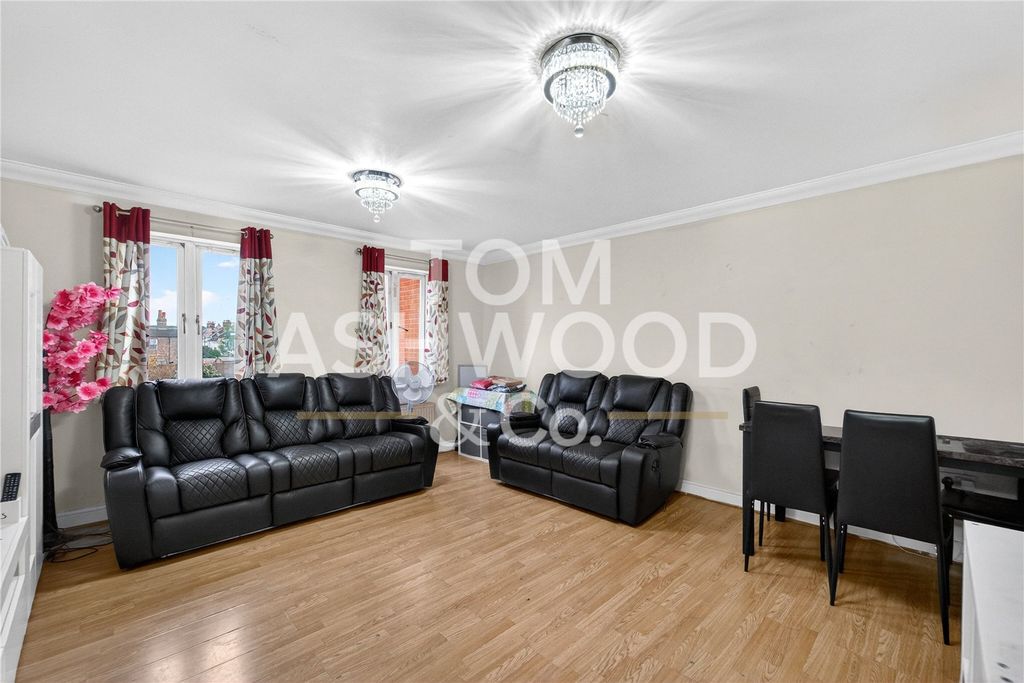 Property photo 3 of 12 Picture No. 11