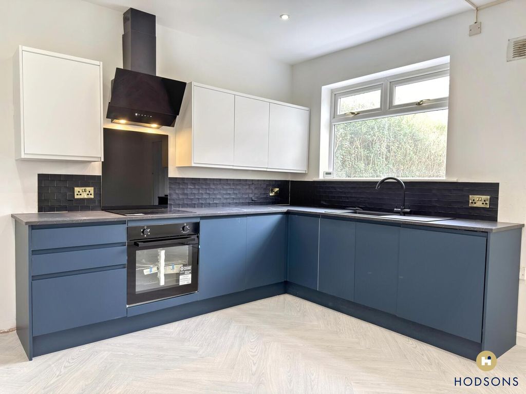 Property photo 2 of 13 Kitchen