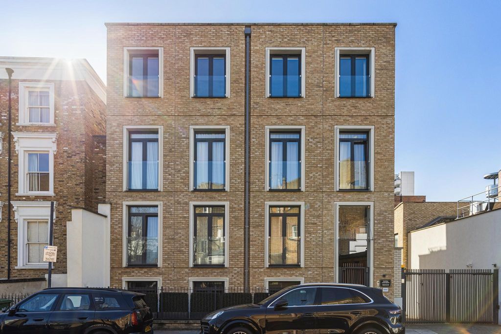 Property photo 3 of 17 Image