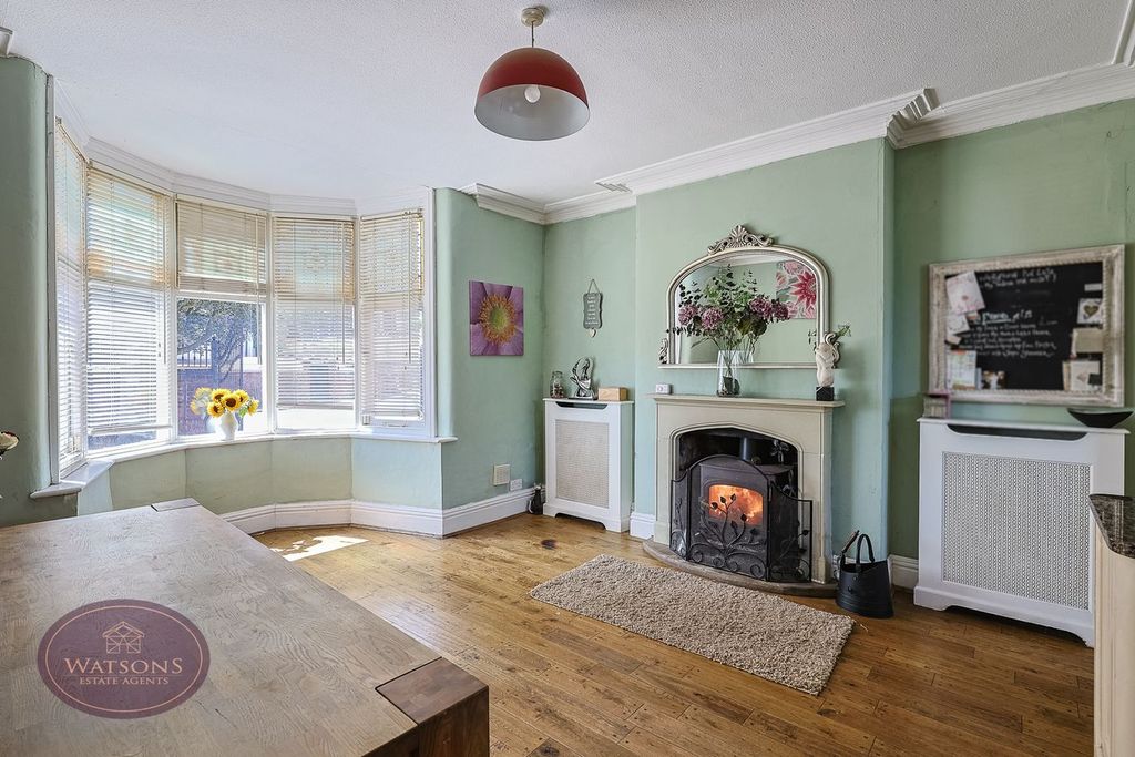 Property photo 3 of 35