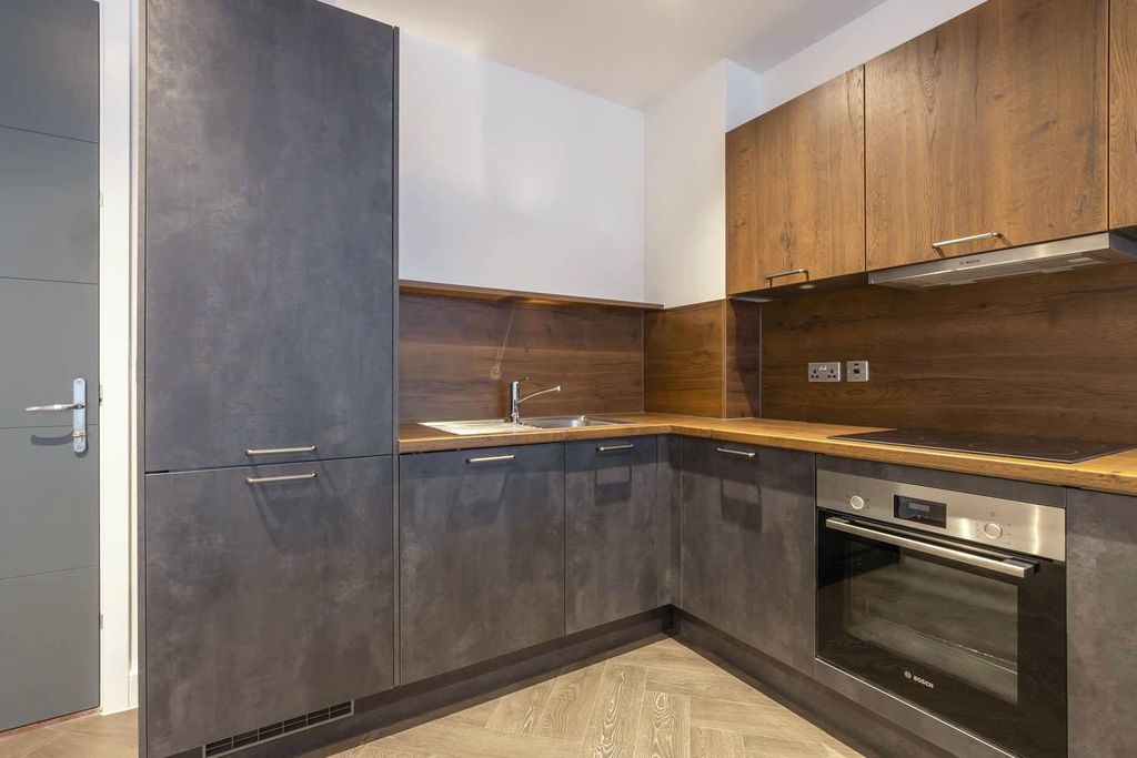 Property photo 3 of 14 Kitchen/Diner