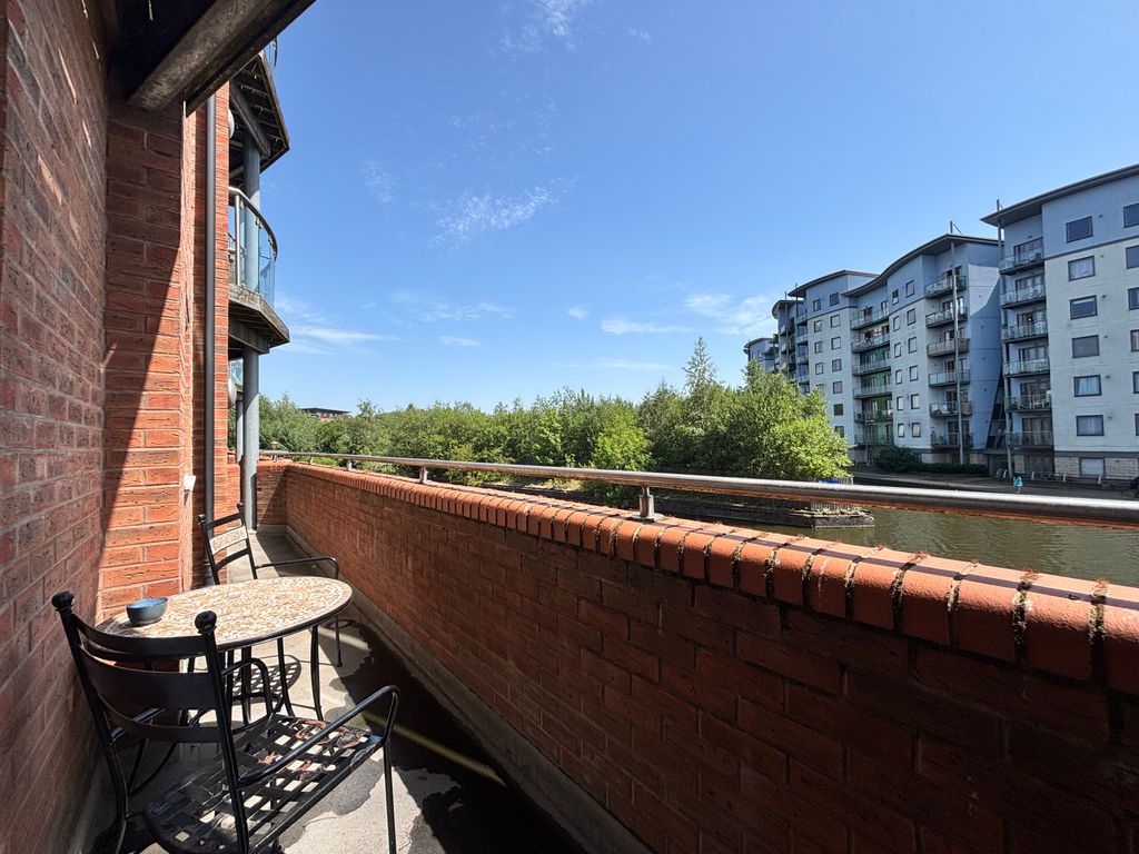 Property photo 2 of 9 Balcony