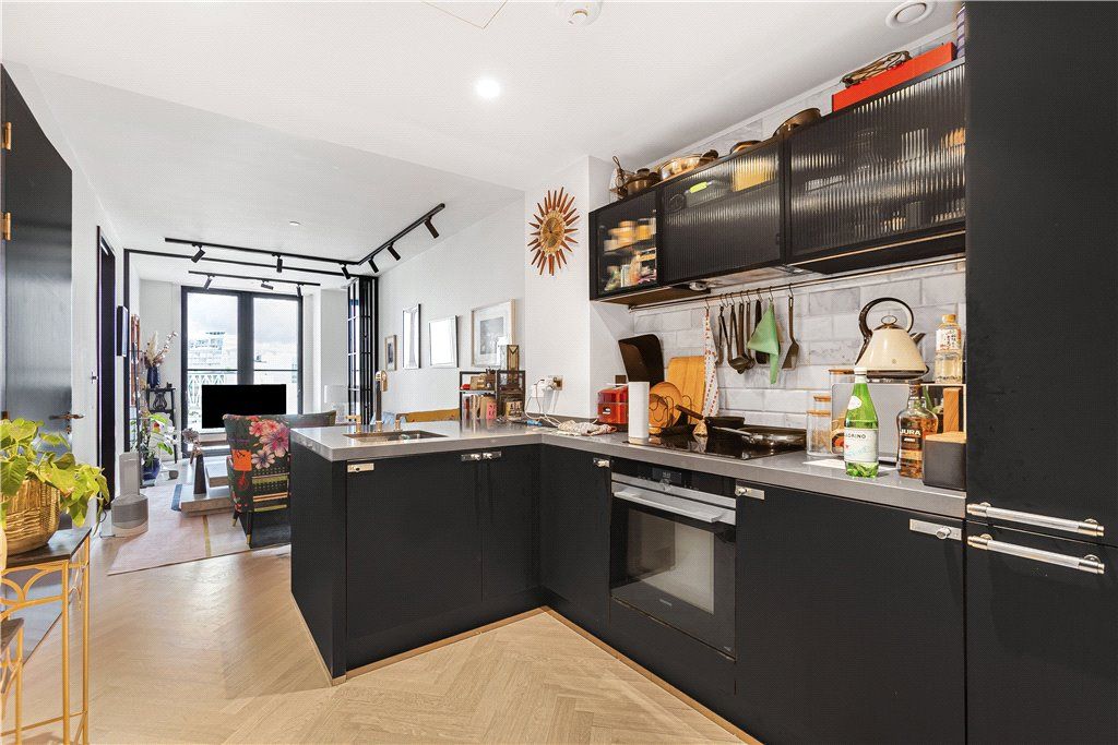 Property photo 2 of 10 Kitchen