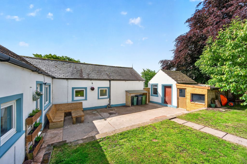 Property photo 1 of 19 Outside