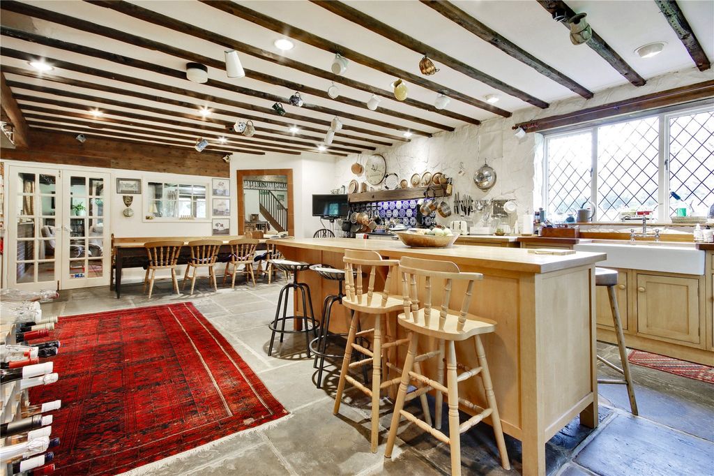 Property photo 2 of 18 Kitchen/Breakfast Rm