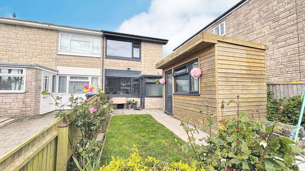 Property photo 1 of 16 Outside Front 2