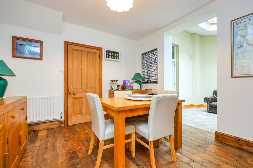 Property photo 3 of 26 Breakfast Room