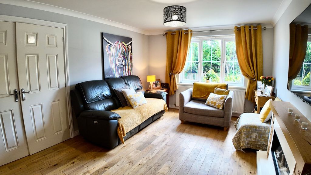 Property photo 3 of 33