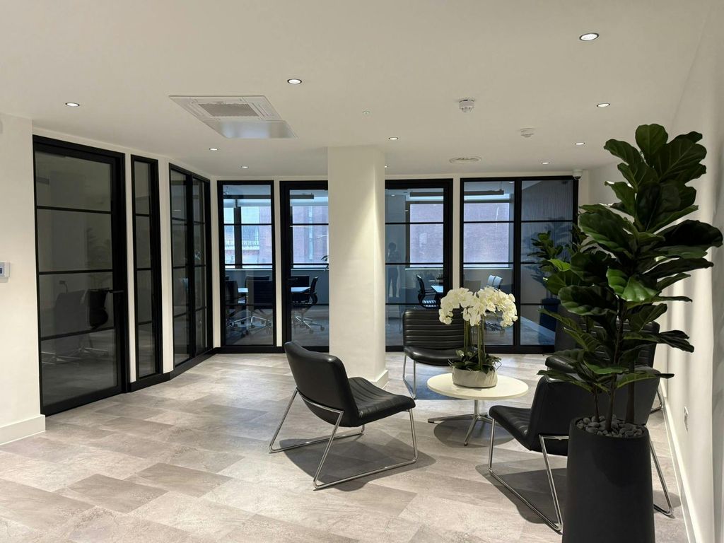 Property photo 2 of 40 Albert House - Fitted Space.Jpeg