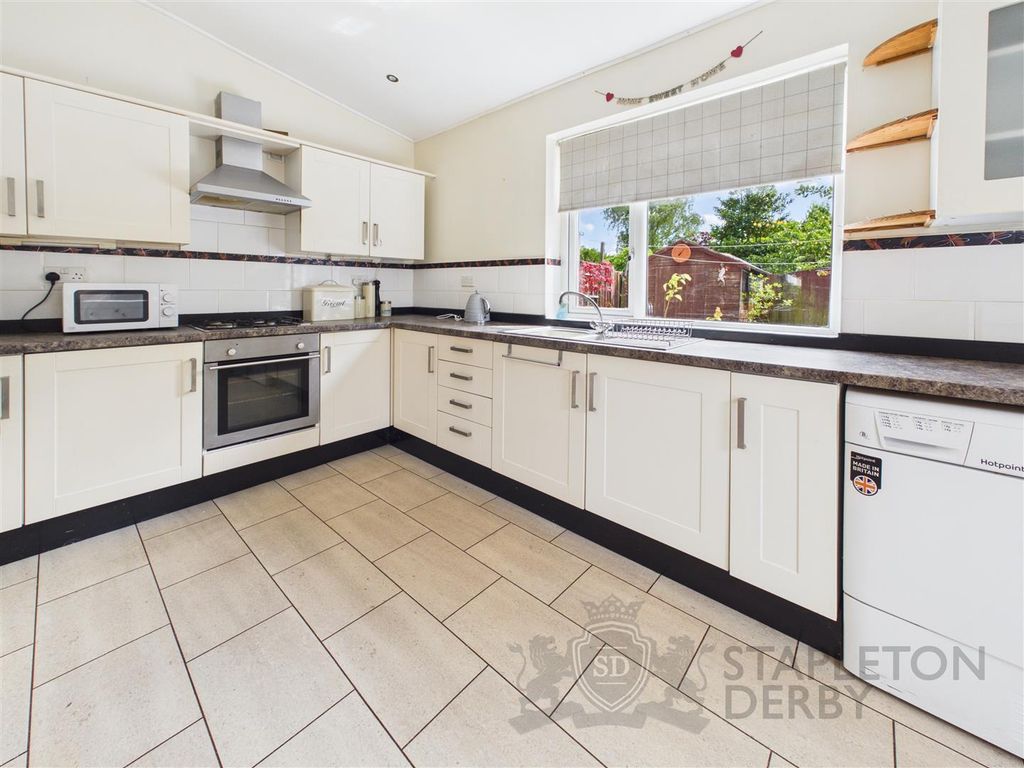 Property photo 3 of 18 Cam04645G0-Pr0050-Still011.Jpg