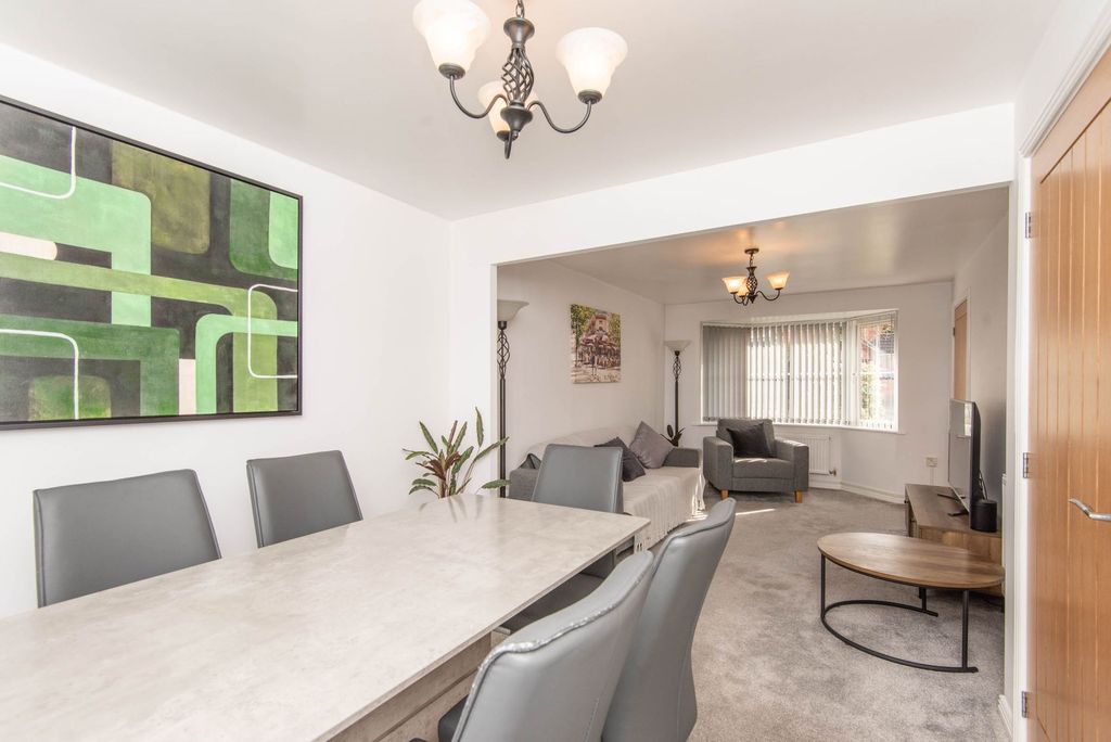 Property photo 3 of 25