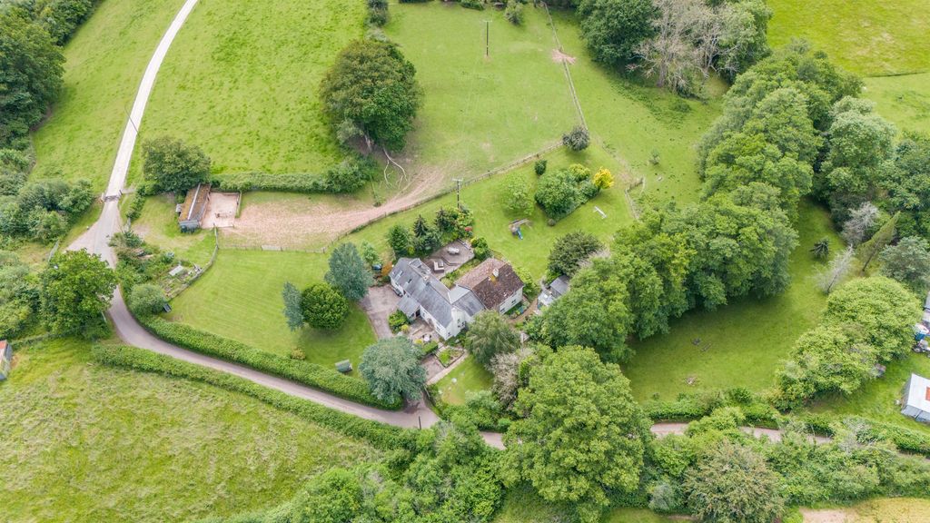 Property photo 2 of 59