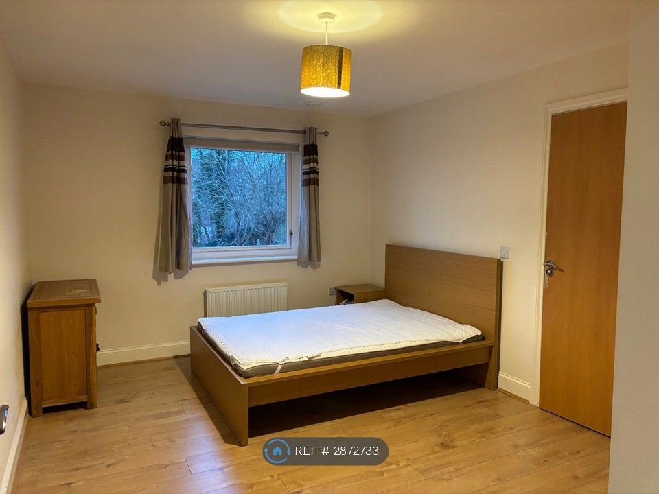 Property photo 1 of 11 Primary Bedroom