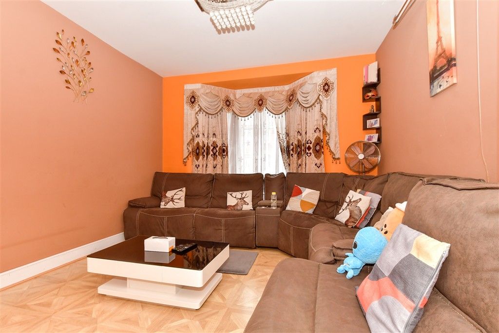 Property photo 2 of 12 Lounge A