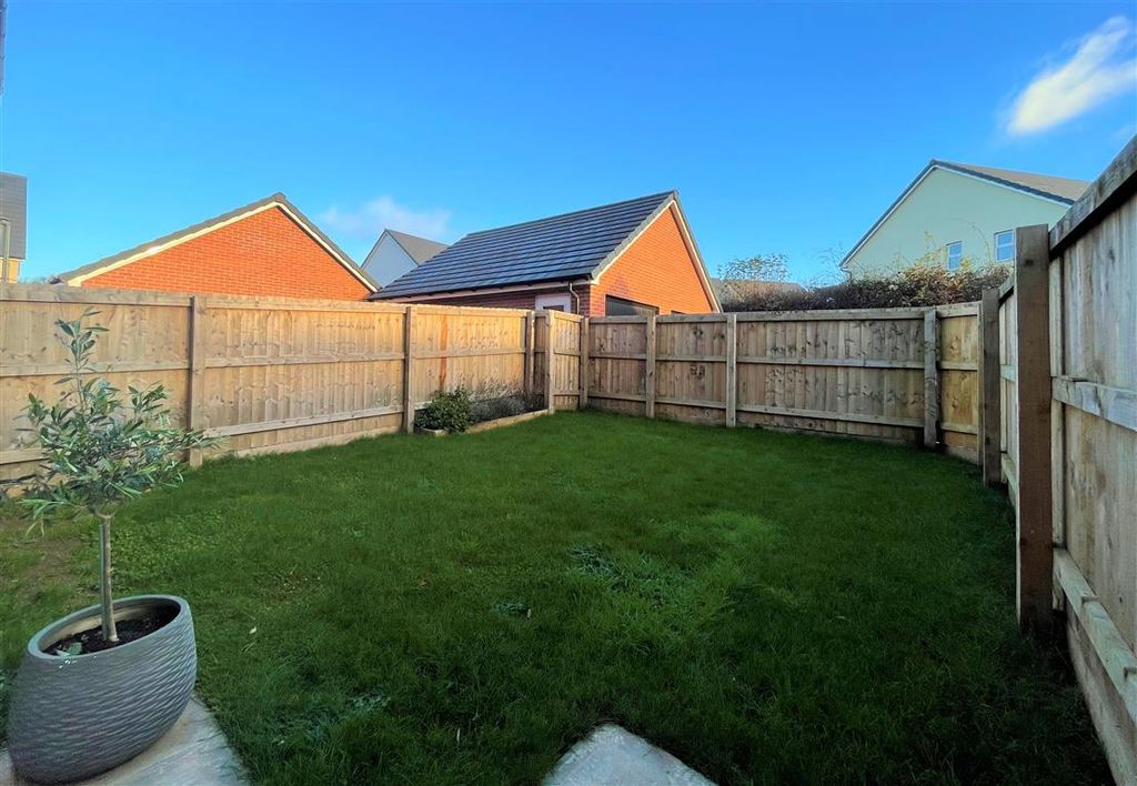 Property photo 1 of 19 Garden