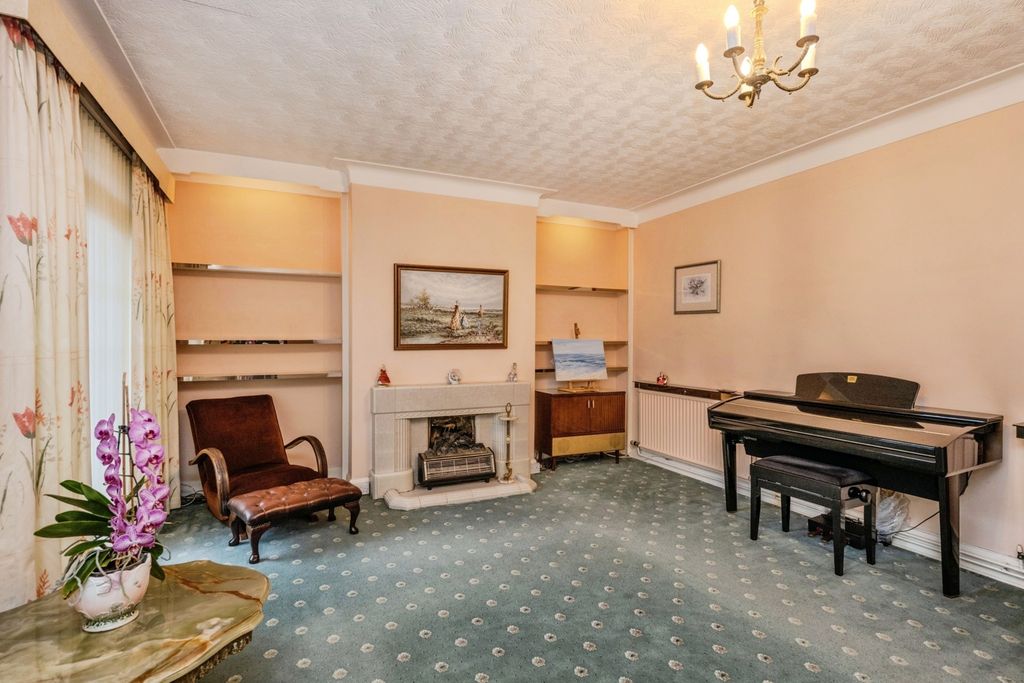 Property photo 2 of 19 Pbox-Img.Jpg