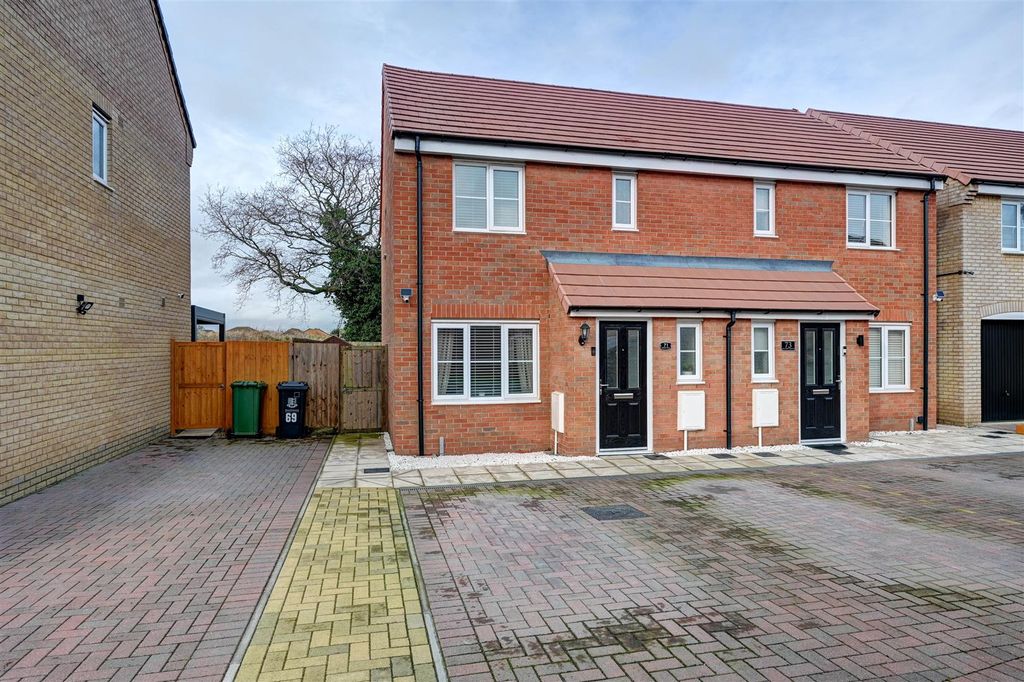 Property photo 1 of 18 Front.Jpg