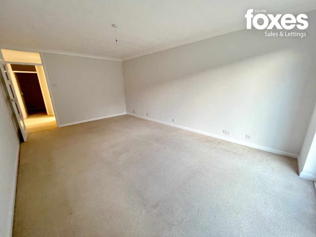 Property photo 3 of 12 2561653