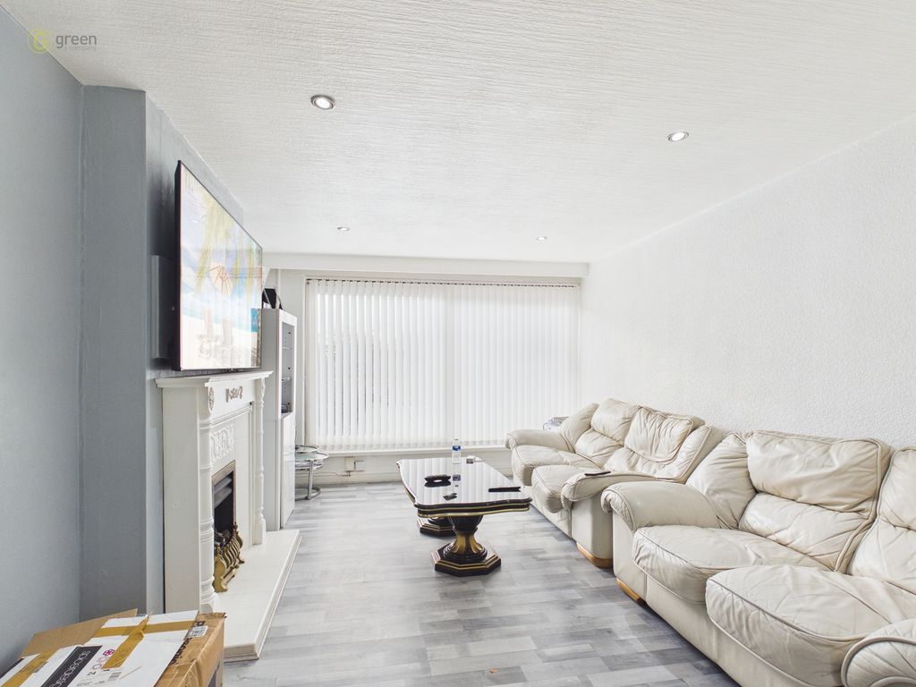 Property photo 3 of 30 Cam05591G0Pr0153Still006