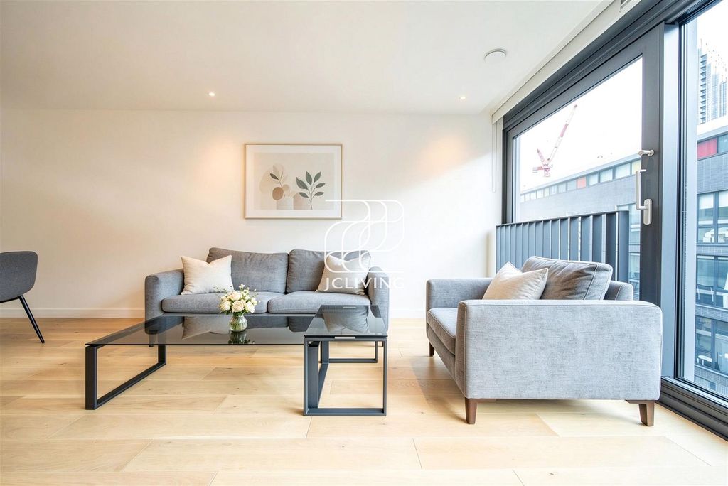 Property photo 2 of 12 06_Living_Styled.Jpg