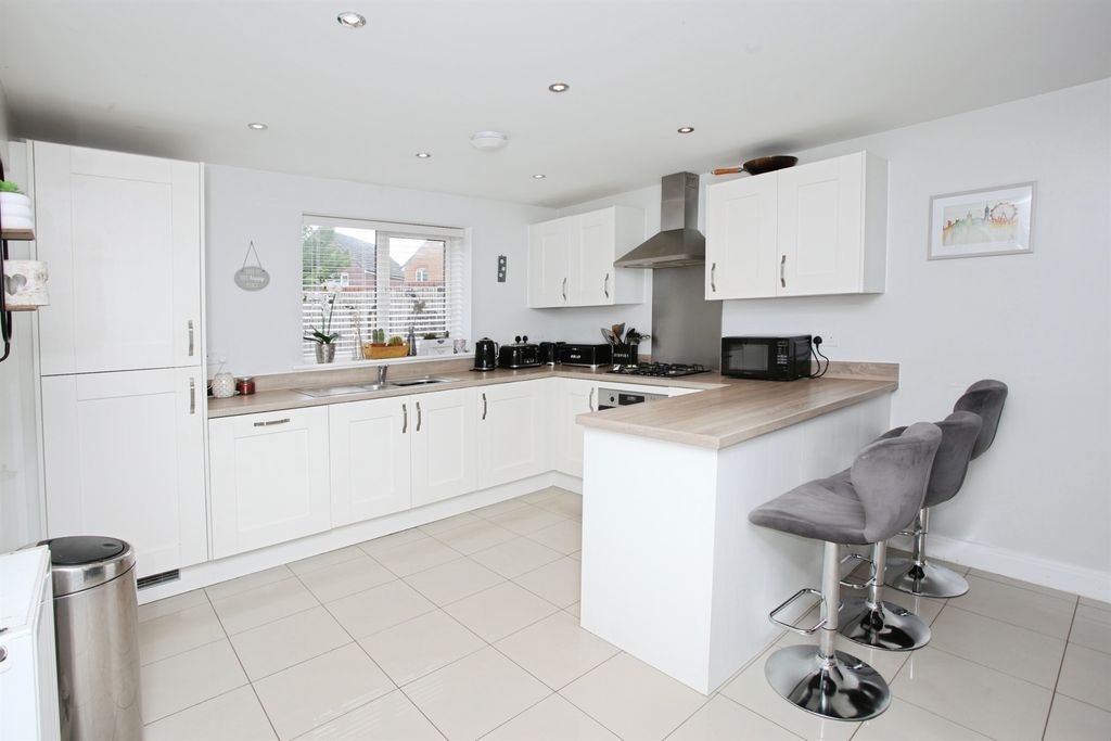 Property photo 2 of 23