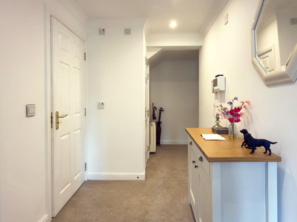Property photo 3 of 23 Hallway