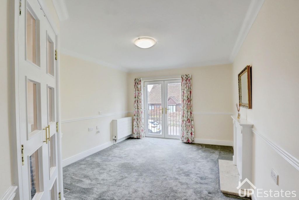 Property photo 2 of 8 Living Room