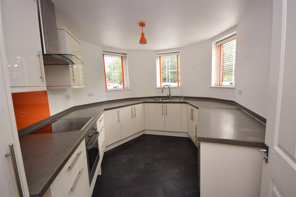 Property photo 2 of 32 Kitchen