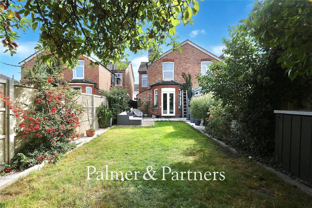Property photo 2 of 33 Picture No. 03