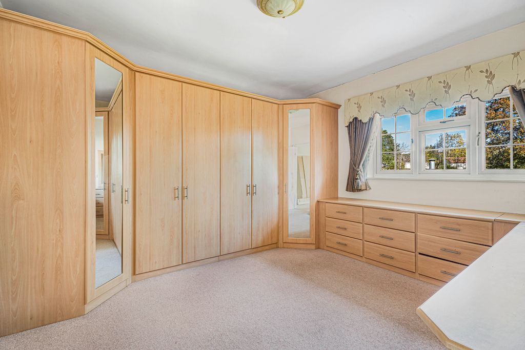 Additional image 14 of 5 bed detached house for saleMymms Drive, Brookmans Park AL9