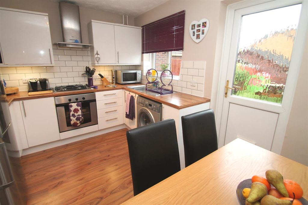 Property photo 3 of 11 5Thornew.Jpg
