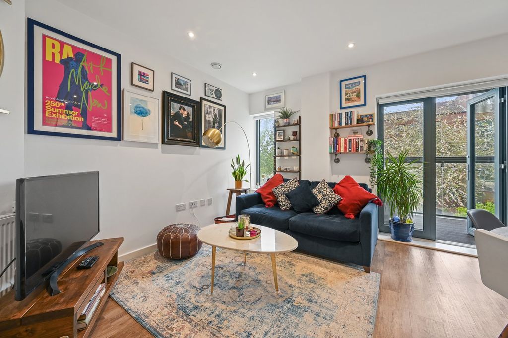 Property photo 3 of 12