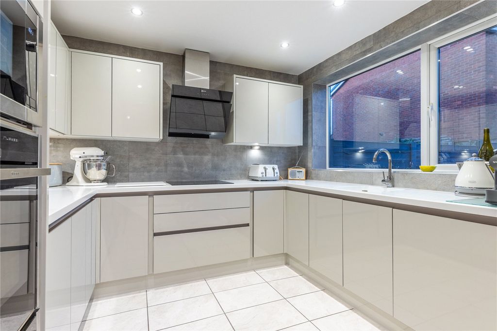 Property photo 3 of 26 Picture No. 45