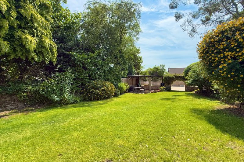 Property photo 3 of 40 Rear Gardens