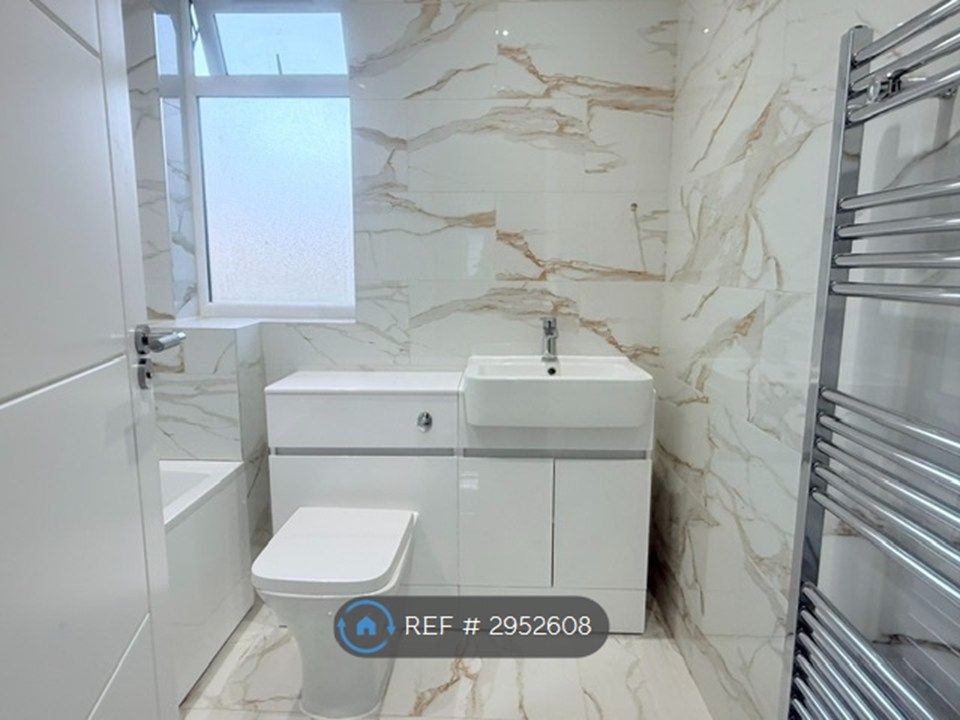 Property photo 3 of 12 Bathroom
