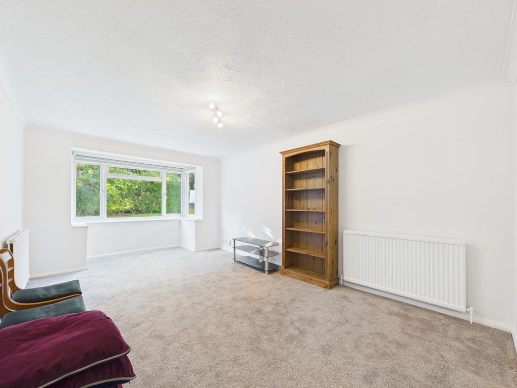 Property photo 2 of 8 Cam04693G0-Pr0144-Still004