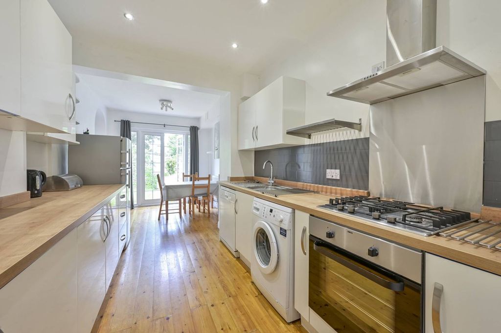 Property photo 3 of 16