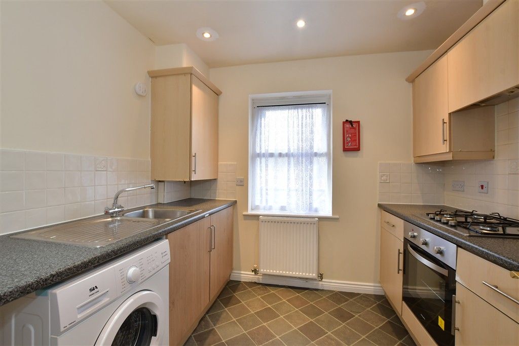 Property photo 1 of 10 Kitchen