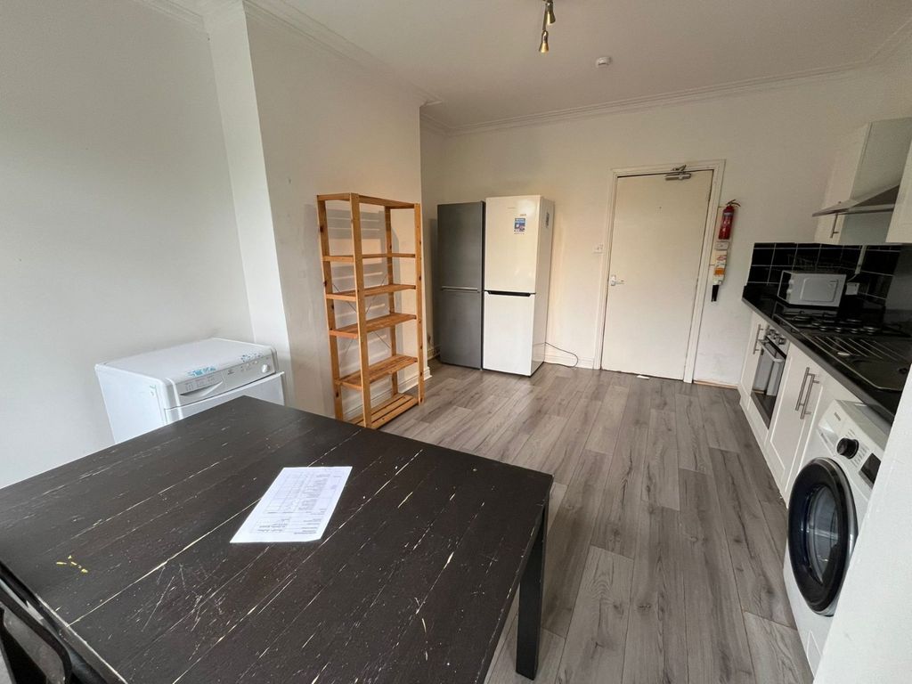 Property photo 3 of 21 Picture No. 05