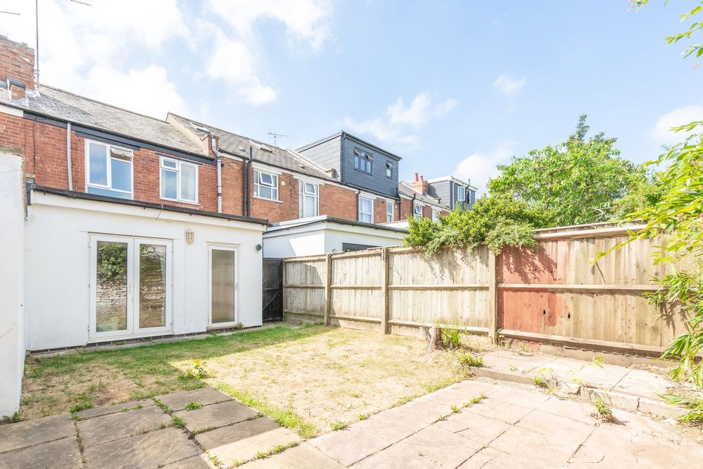 Property photo 2 of 19