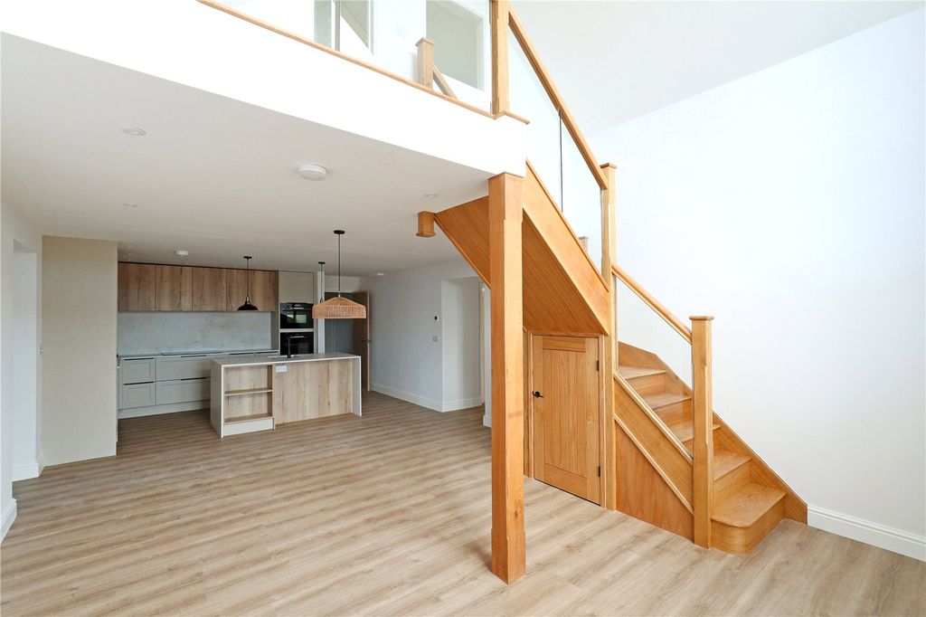 Property photo 3 of 8 Picture No. 06