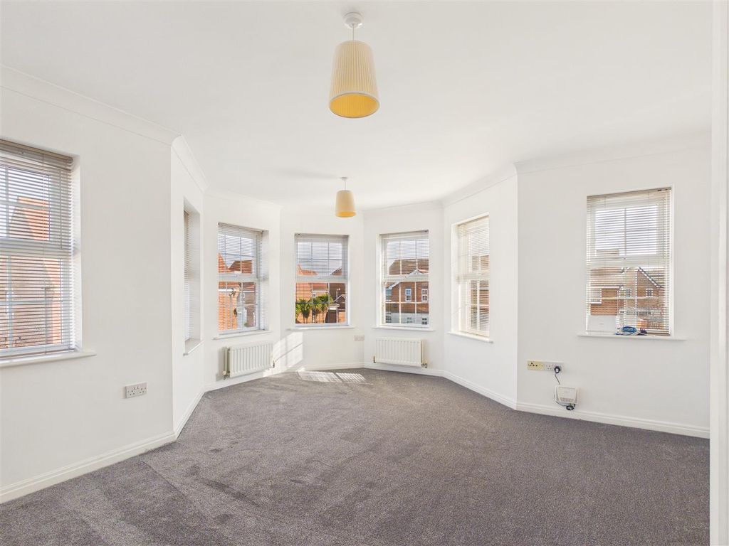 Property photo 2 of 9 Cam05451G0-Pr0119-Still001.Jpg