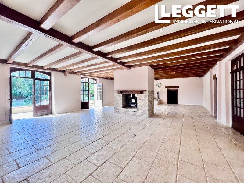 Property photo 2 of 10