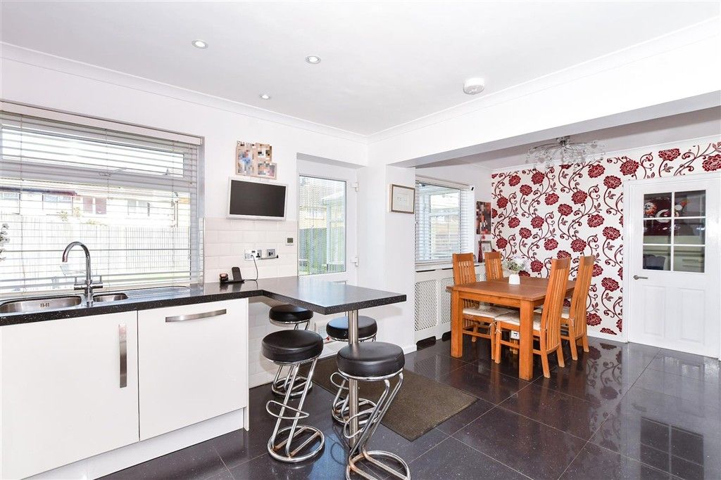 Property photo 3 of 15 Kitchen/Diner