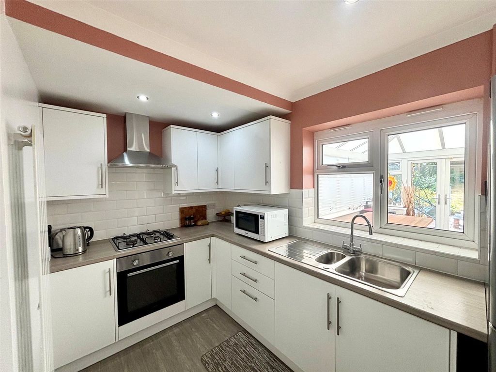 Property photo 2 of 14 Kitchen