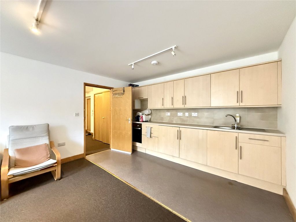 Property photo 3 of 10 Picture No. 02