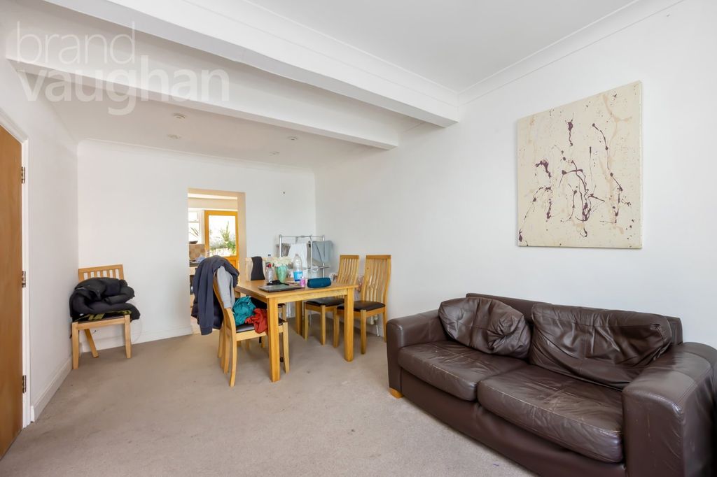 Property photo 3 of 18 Picture No. 12